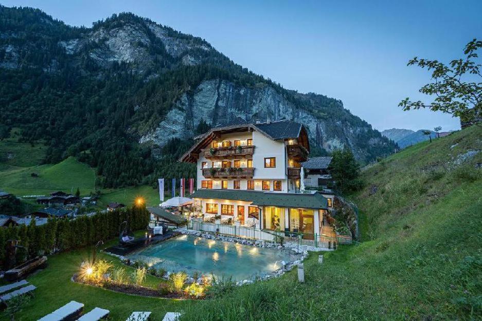 Naturhotel Huettenwirt Im Grossarltal Huttschlag Exterior photo